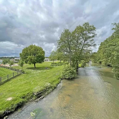 Gite De Charme Avec Terrasse Et Jardin Clos, Animaux Admis. - Fr-1-497-207